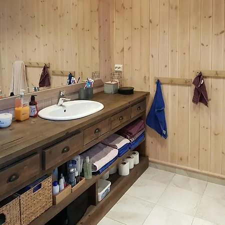 Experience Genuine Charm In Log Borset
